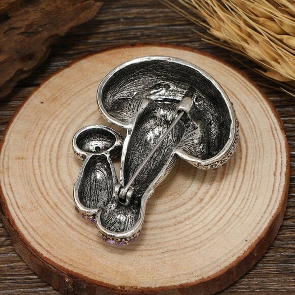 Stunning Peridot Double Mushroom Brooch PIn - Picture 5 of 6